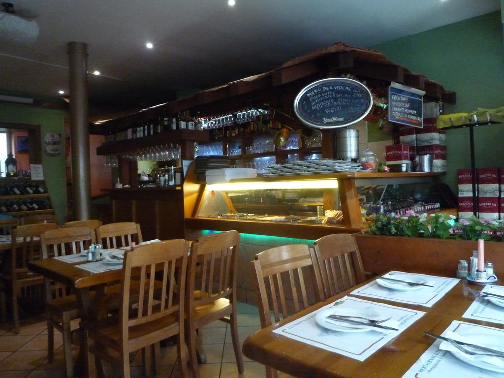 Julio's Restaurant & Tapas Bar